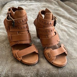 Sorel leather sandals, size 6
